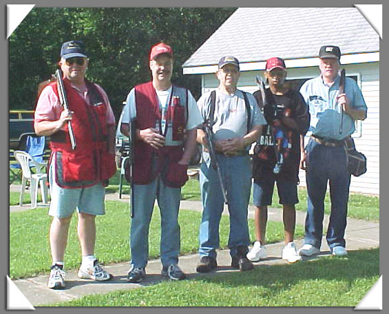 2004_District_Shoot/TeamB.JPG (54325 bytes)